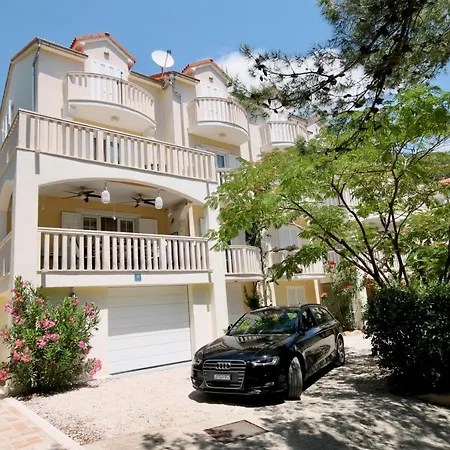 Appartamento By The Sea Bol, Brac - 2904 *